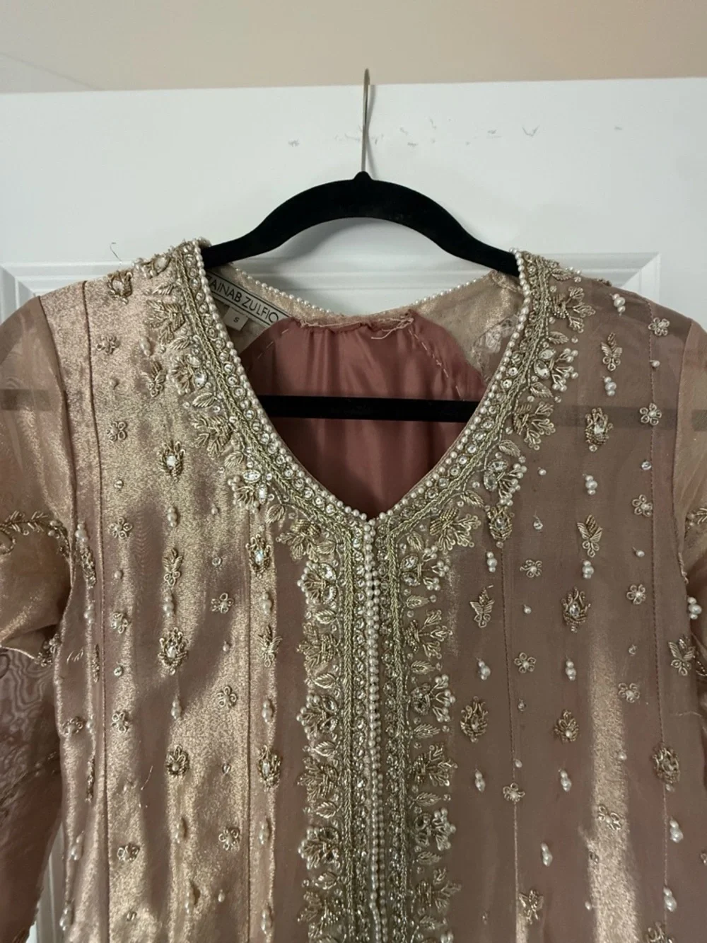 Zainab Zulfiqar formal lehnga with long shirt - Picture 4 of 13